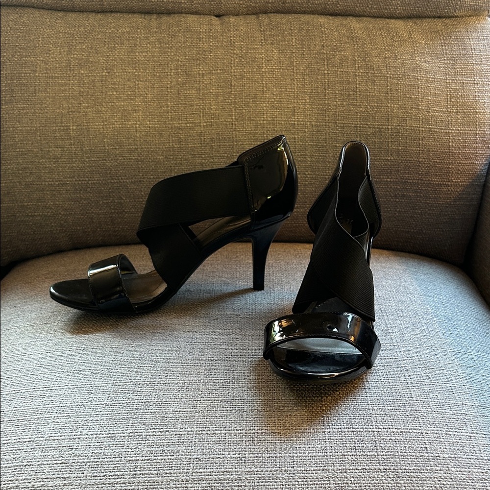 Bandolino Black Strappy Heels